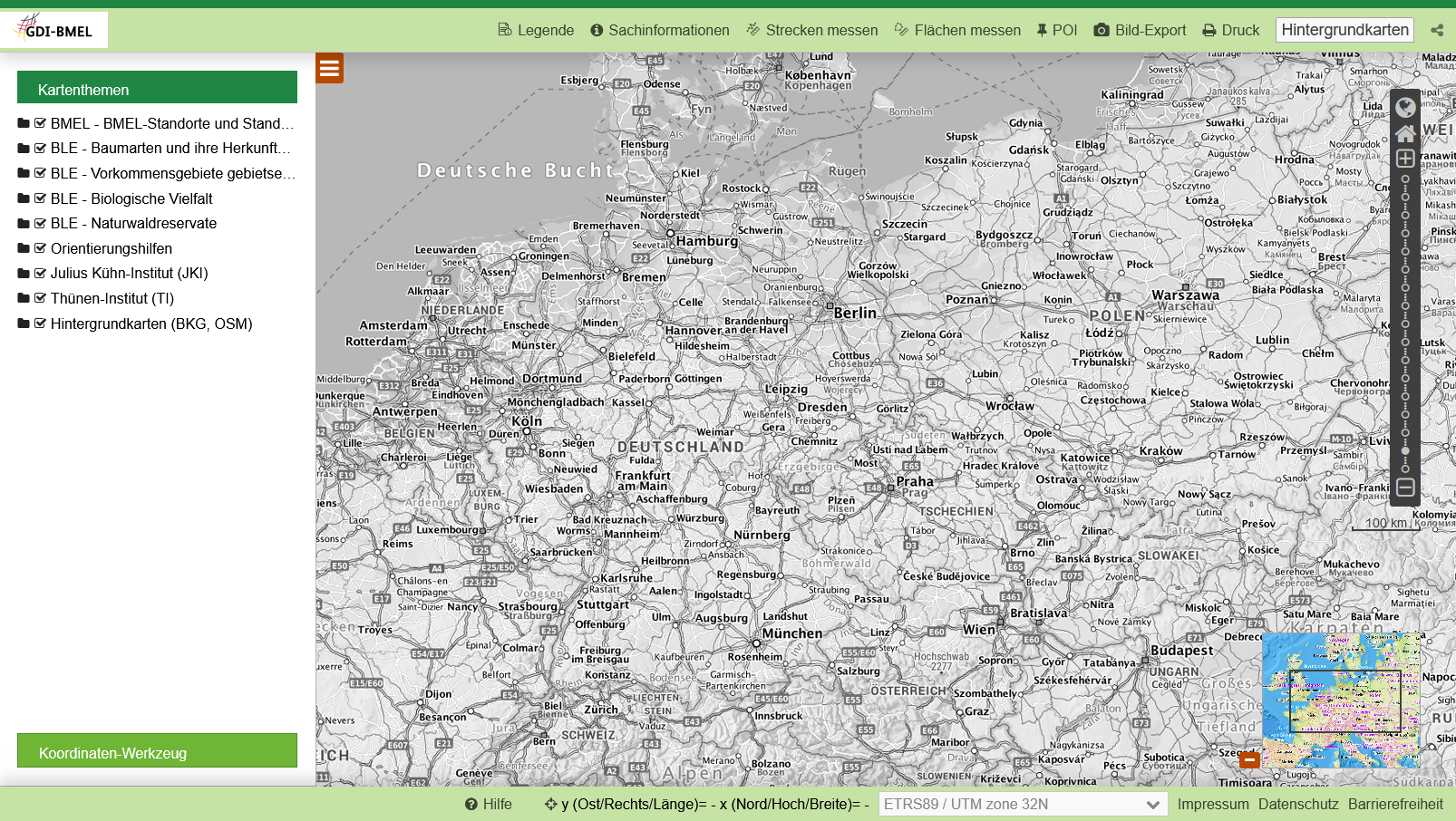 Startseite des Geodatenviewers mit Hintergrundkarte und Kartenthemen.